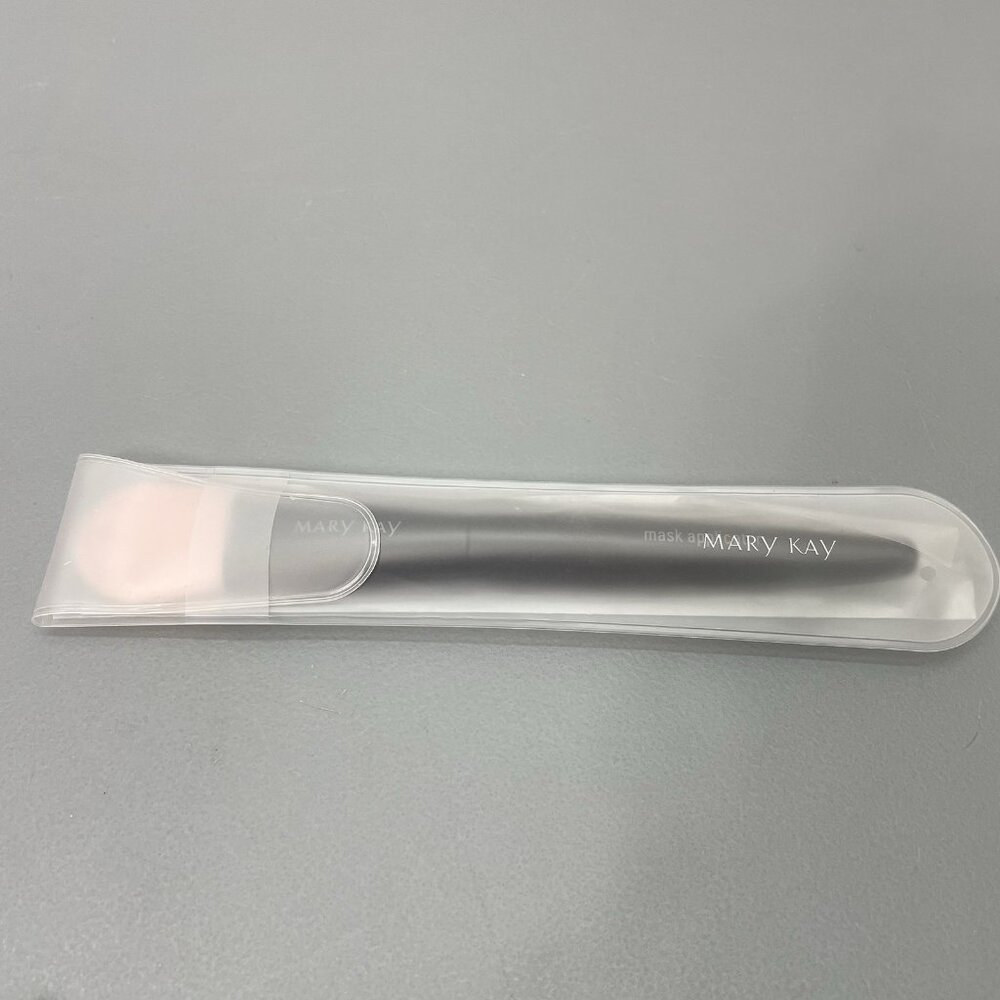 Mary Kay Silicone Mask Applicator Brush with Plastic Case New